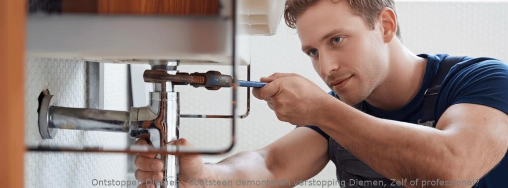 Gootsteen demonteren verstopping Diemen: zelf of bellen?